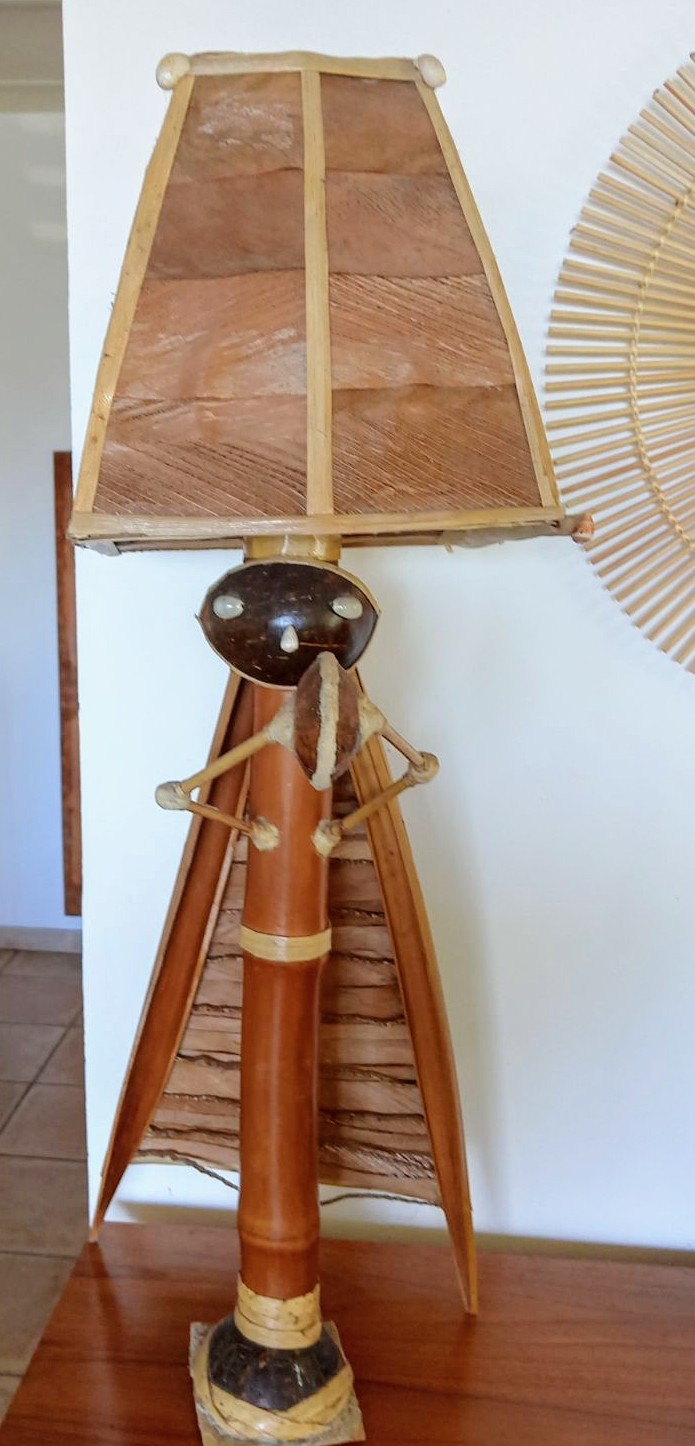 Lampe bamboucoco intitulé Hélène